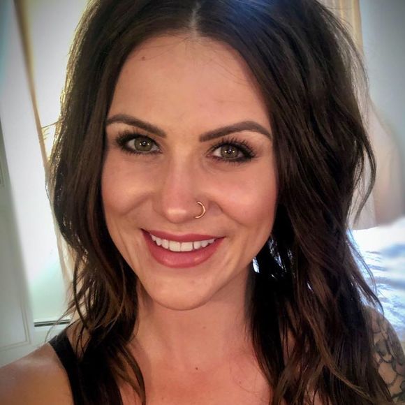 Meet your Posher, Jillian - Picture 1 of 1